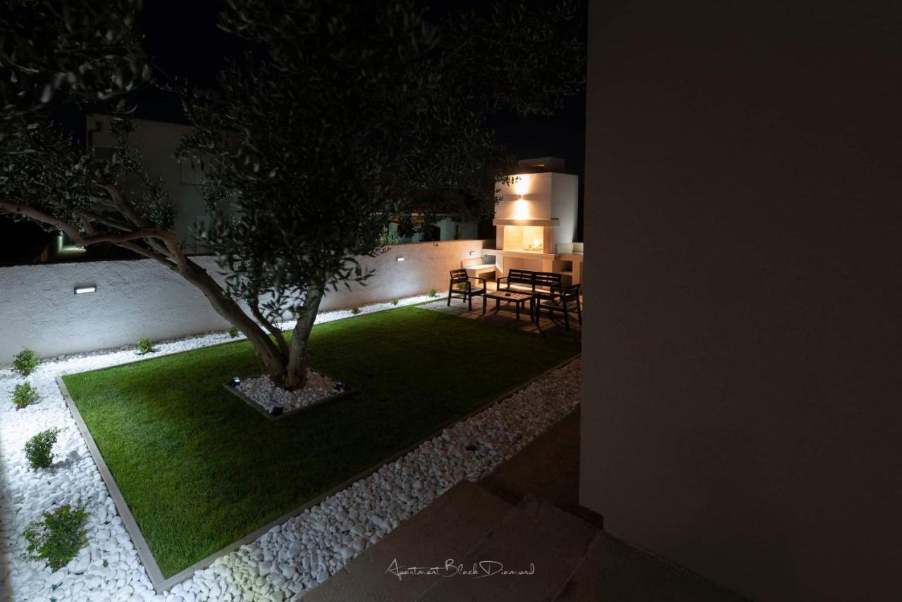 Apartment Black Diamond ราชานาส ภายนอก รูปภาพ
