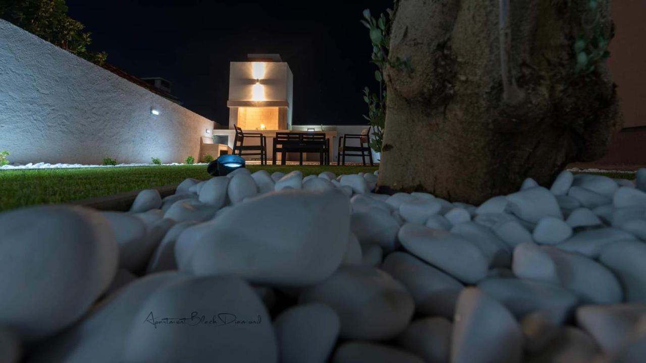 Apartment Black Diamond ราชานาส ภายนอก รูปภาพ