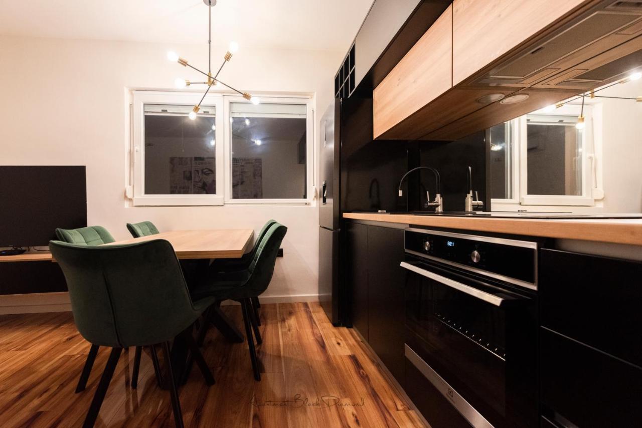 Apartment Black Diamond ราชานาส ภายนอก รูปภาพ