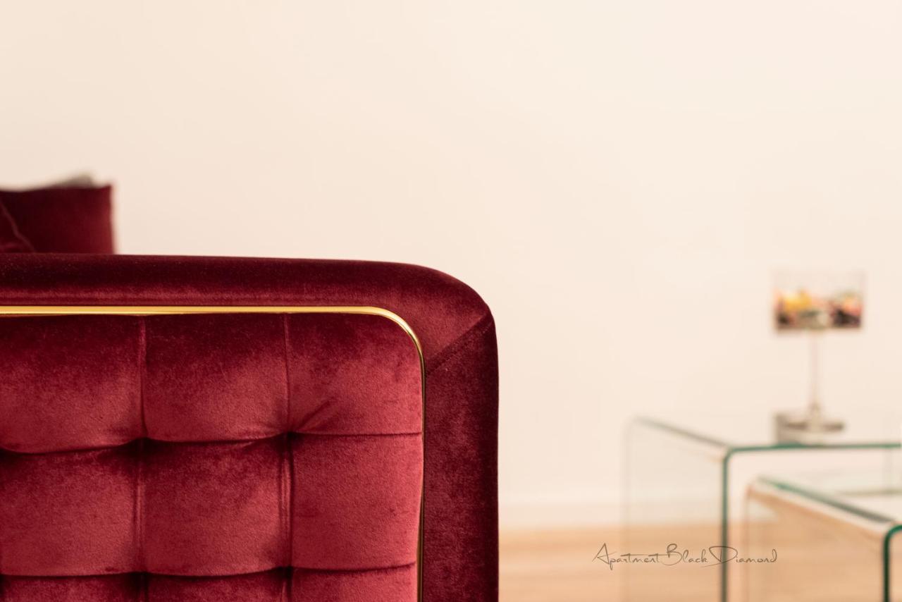 Apartment Black Diamond ราชานาส ภายนอก รูปภาพ