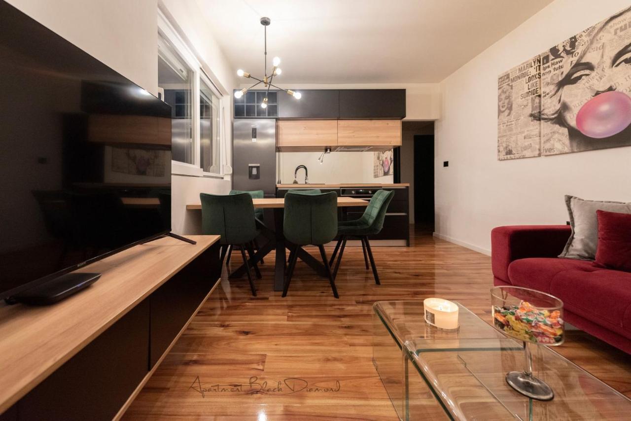 Apartment Black Diamond ราชานาส ภายนอก รูปภาพ