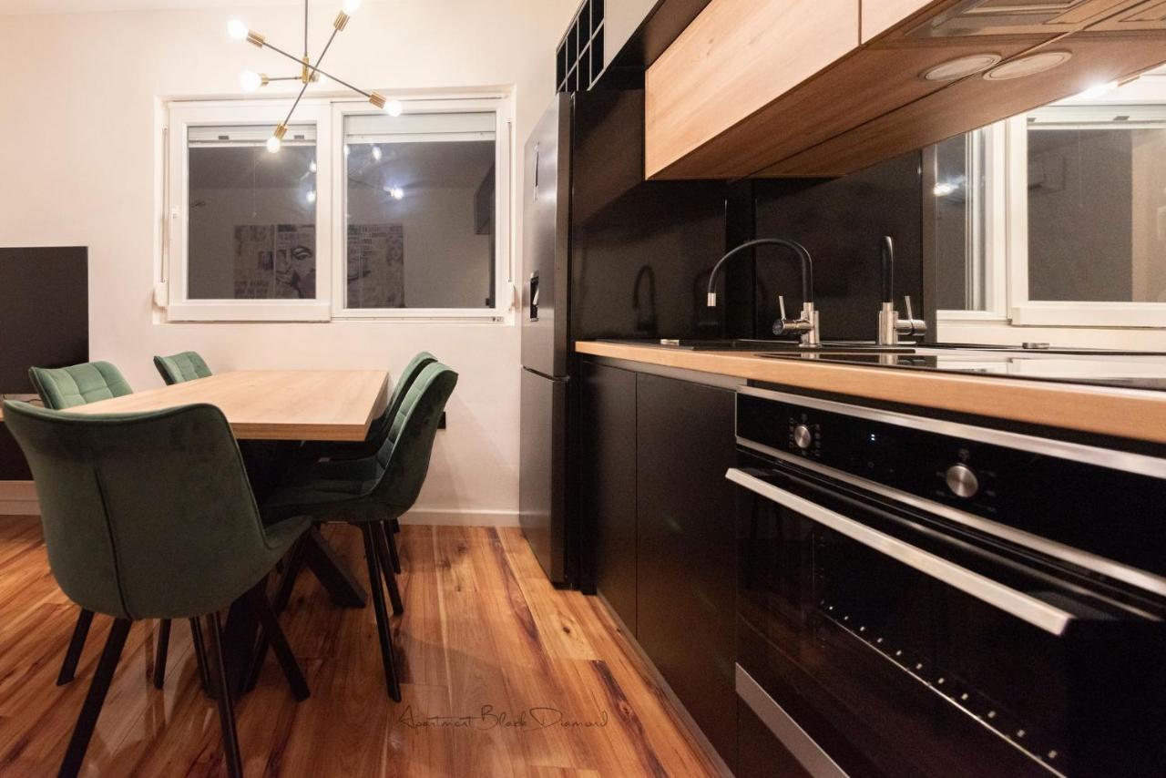 Apartment Black Diamond ราชานาส ภายนอก รูปภาพ