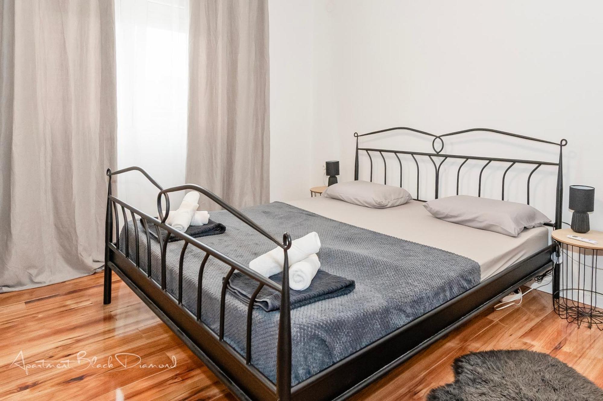 Apartment Black Diamond ราชานาส ภายนอก รูปภาพ